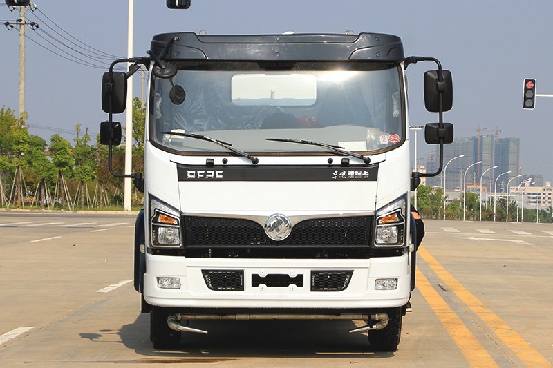 國(guó)六大福瑞卡9.2噸灑水車(chē)