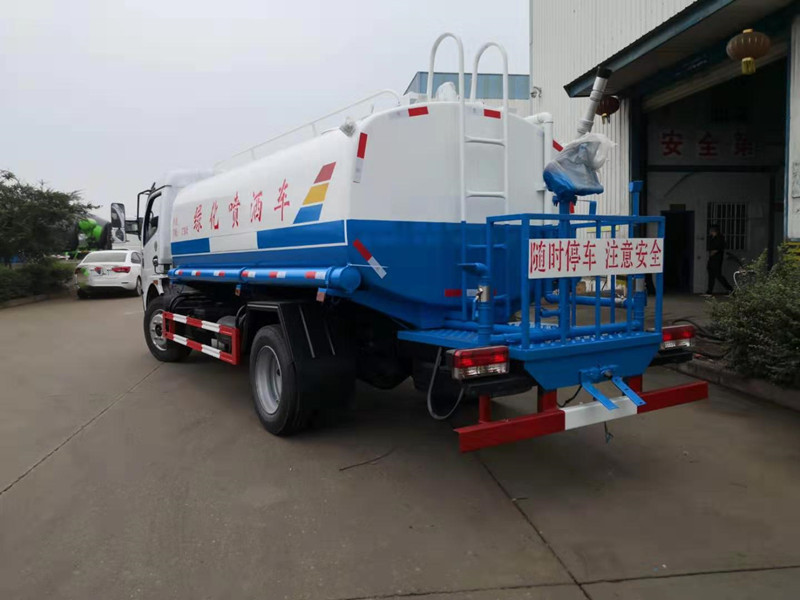 國(guó)六東風(fēng)凱普特8噸灑水車(chē)廠(chǎng)家報(bào)價(jià)