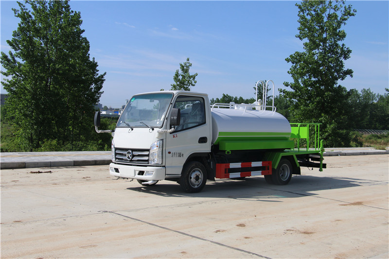 國(guó)六凱馬3方灑水車汽油版