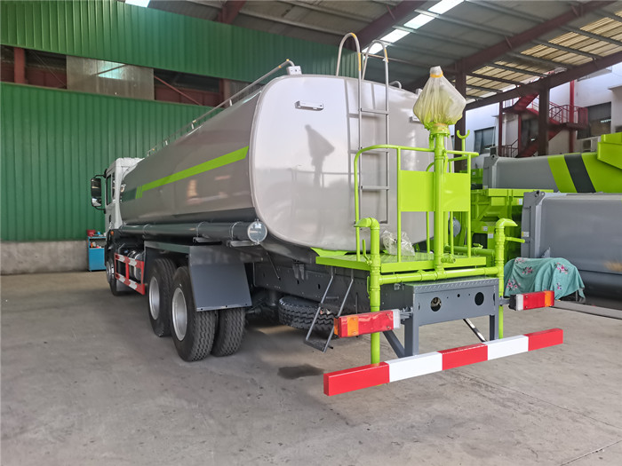 國(guó)六東風(fēng)華神T5 后雙橋20噸灑水車_20方灑水車_程力灑水車廠